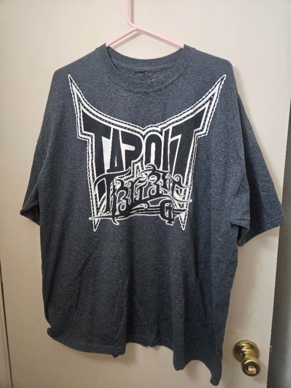 Vintage Y2K Tapout Men’s Gray Short Sleeve Graphic Logo Shirt - XXL NWOT